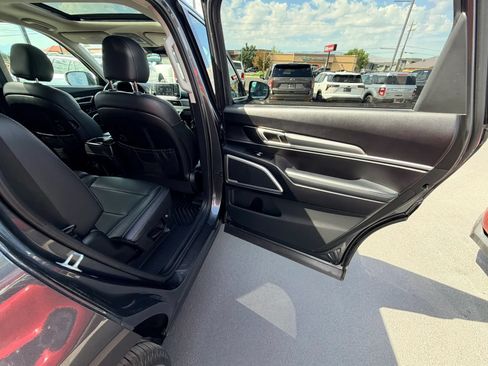 Used 2020 Kia Telluride S w/ S 8 Passenger Seating Package AWD/4WD image 21