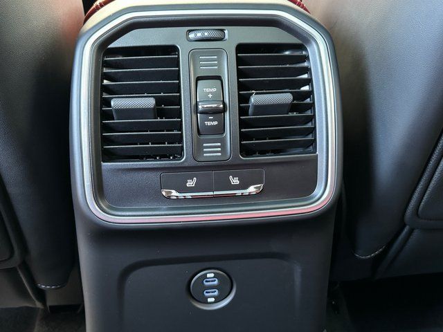 Certified 2026 Porsche Macan AWD/4WD image 24