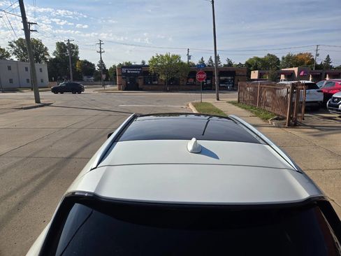 Used 2021 INFINITI QX50 Luxe image 17