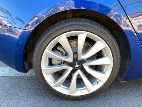 Used 2020 Tesla Model 3 Standard Range Plus RWD image 19
