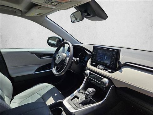 Used 2021 Toyota RAV4 XLE Premium FWD image 11
