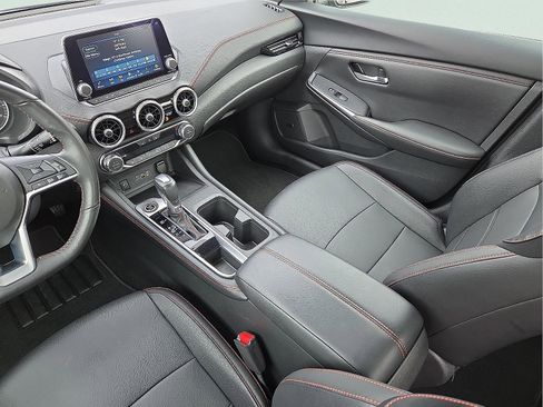Used 2024 Nissan Sentra SR w/ SR Premium Package image 12