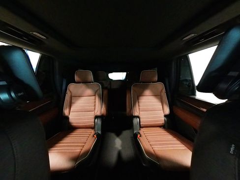 Used 2023 GMC Yukon Denali Ultimate image 50