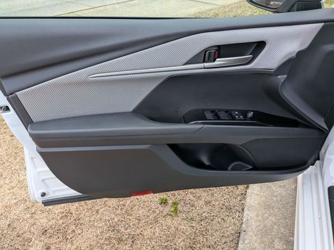 Used 2025 Toyota Camry SE w/ Convenience Package image 11