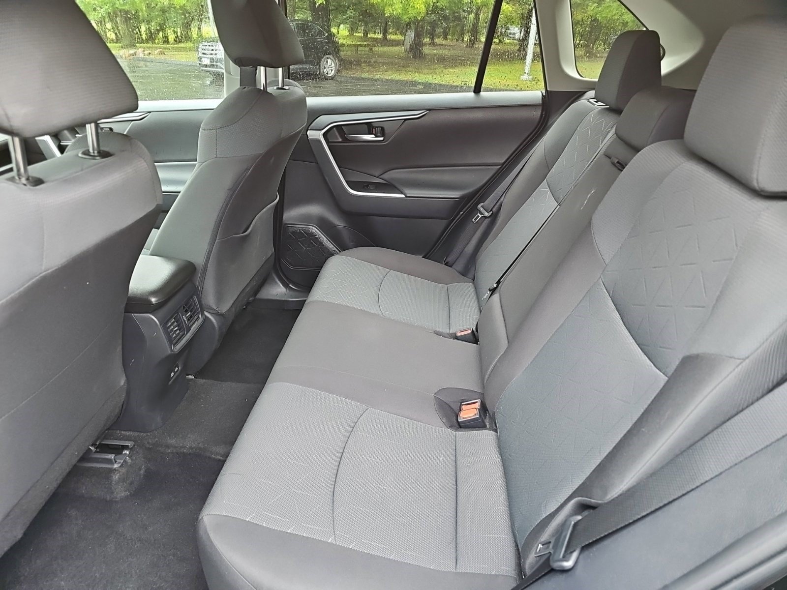 Used 2025 Toyota RAV4 XLE AWD/4WD image 17