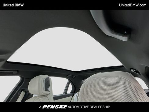 Used 2024 BMW 760i xDrive AWD/4WD image 12