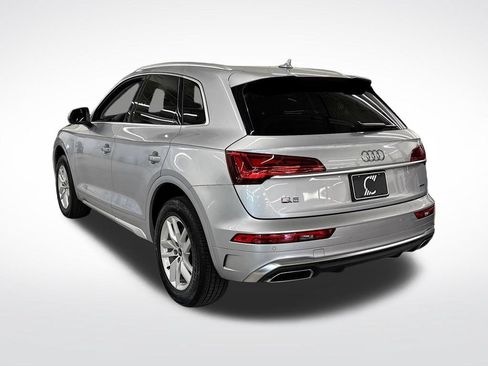 Certified 2023 Audi Q5 2.0T Premium w/ Convenience Package AWD/4WD image 3