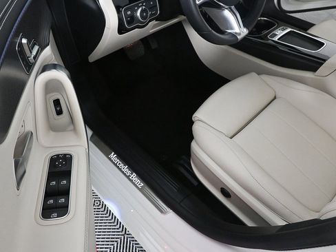 Used 2025 Mercedes-Benz CLA 250 image 7