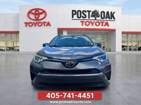 Used 2017 Toyota RAV4 LE FWD image 12