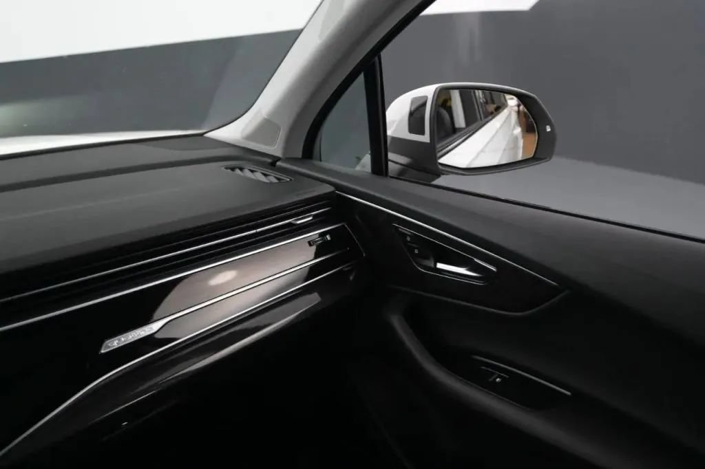 Used 2021 Audi Q7 3.0T Premium Plus w/ Premium Plus Package AWD/4WD image 34