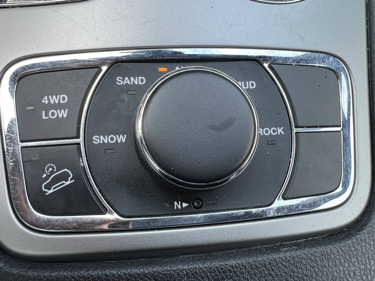 Used 2018 Jeep Grand Cherokee Limited AWD/4WD image 12