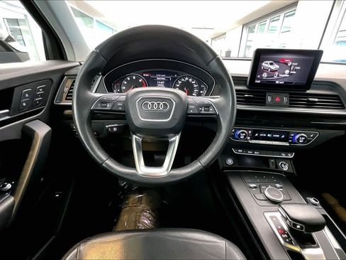 Used 2019 Audi Q5 2.0T Premium w/ Convenience Package image 6