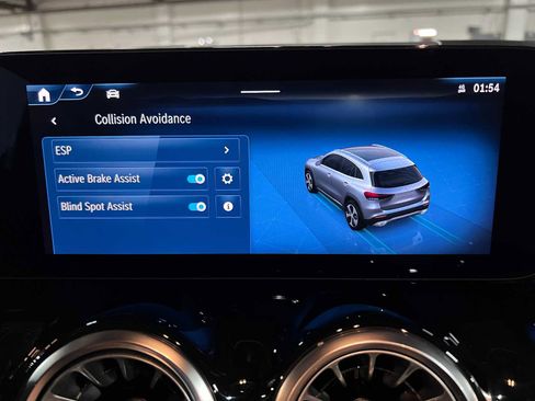 Certified 2025 Mercedes-Benz GLA 250 4MATIC image 33