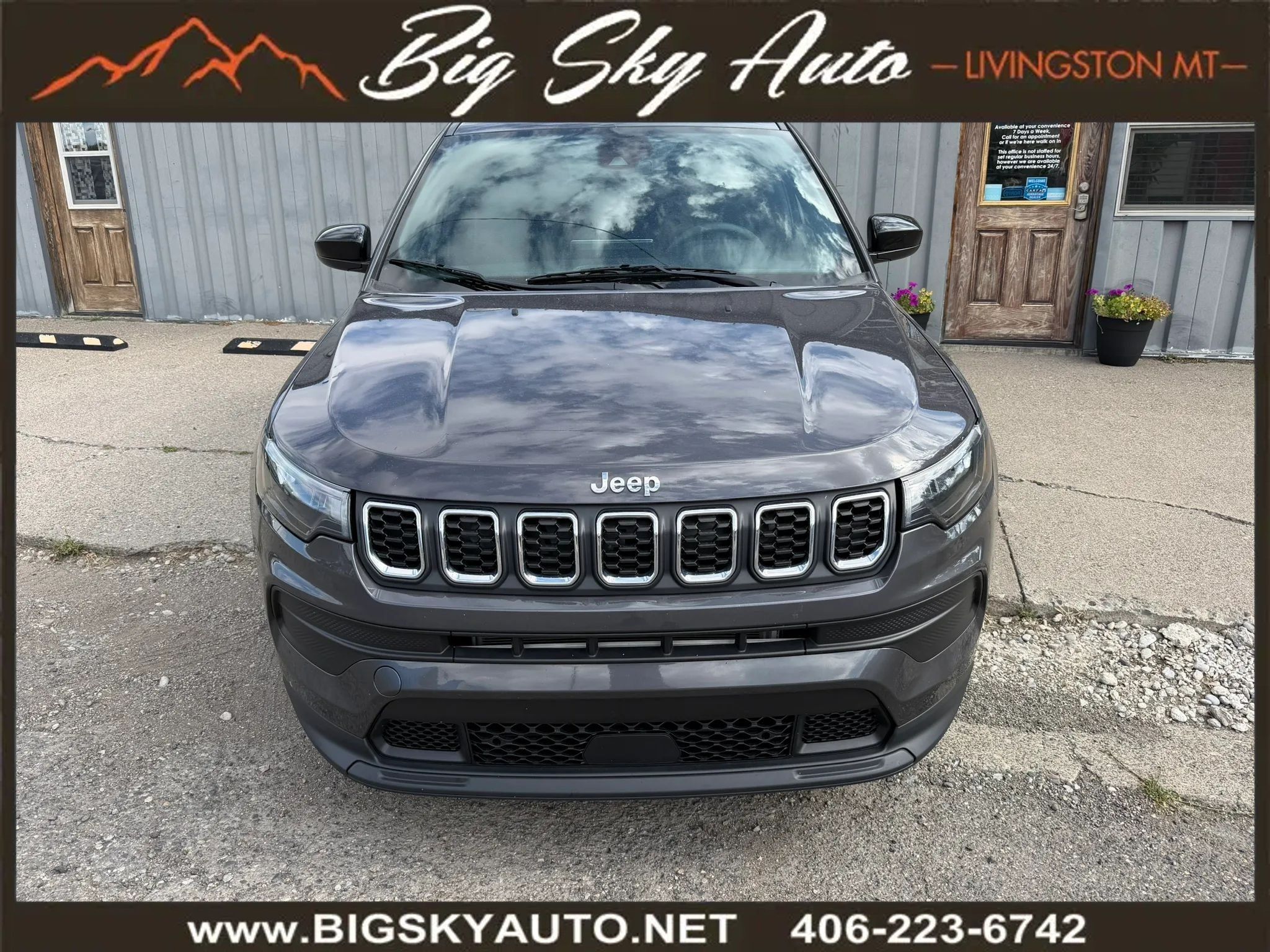 Used 2024 Jeep Compass Sport AWD/4WD image 2