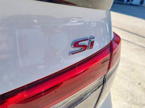 Used 2024 Honda Civic Si image 6