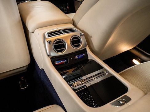 Used 2017 Rolls-Royce Wraith image 53