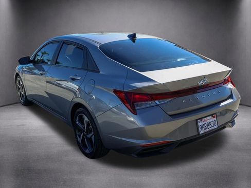 Used 2023 Hyundai Elantra SEL w/ Convenience Package image 6