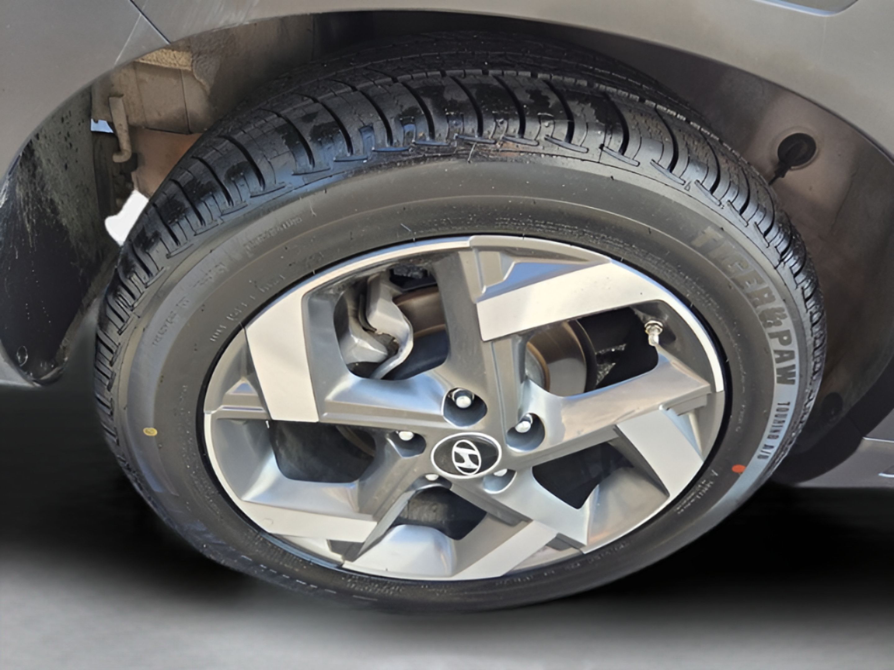 Used 2025 Hyundai Venue SEL FWD image 34