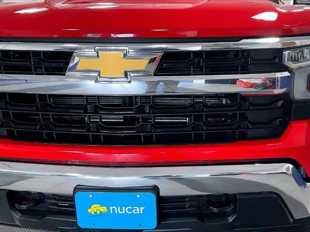 Used 2024 Chevrolet Silverado 1500 LT AWD/4WD image 32