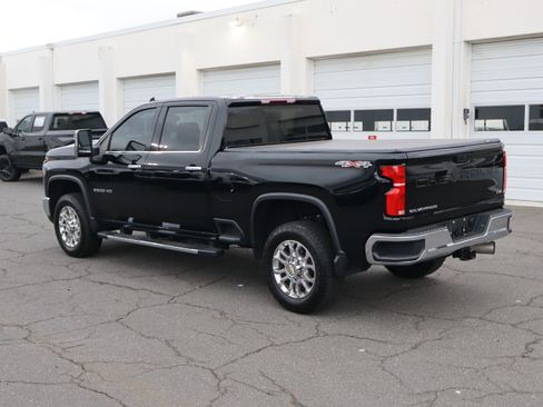 Used 2024 Chevrolet Silverado 2500 LTZ AWD/4WD image 9