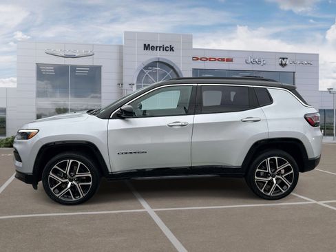 Used 2025 Jeep Compass Limited w/ Elite Group AWD/4WD image 6