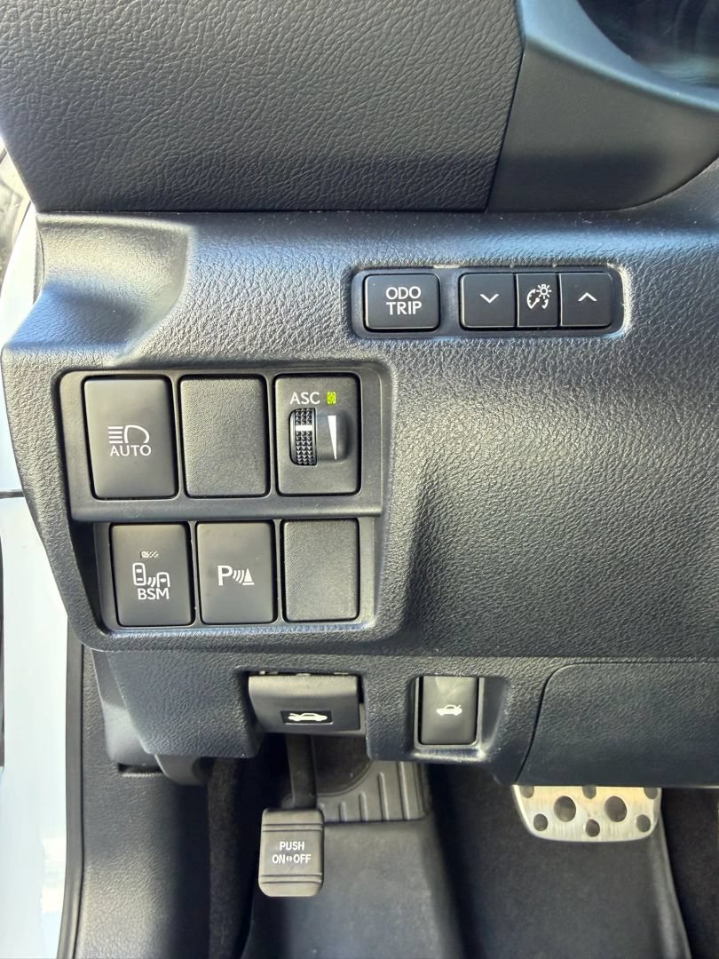 Used 2019 Lexus IS 300 F Sport w/ F Sport Package RWD image 34