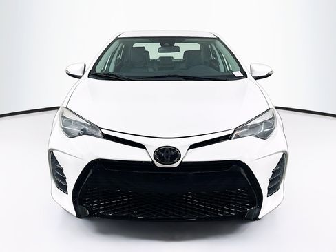 Used 2019 Toyota Corolla SE FWD image 2