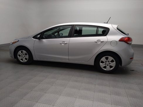 Used 2017 Kia Forte LX image 3