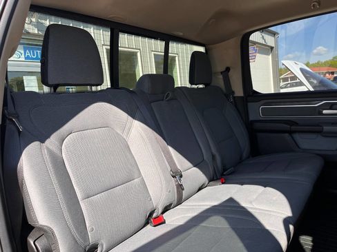 Used 2019 RAM 1500 Big Horn AWD/4WD image 14