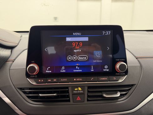 Used 2022 Nissan Altima 2.5 SR image 24