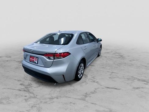 Used 2025 Toyota Corolla LE image 10