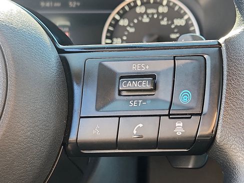 Used 2023 Nissan Rogue SV image 22