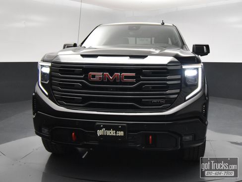 Used 2023 GMC Sierra 1500 AT4 w/ Technology Package AWD/4WD image 50