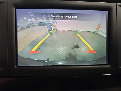 Used 2023 Chrysler Voyager LX FWD image 24