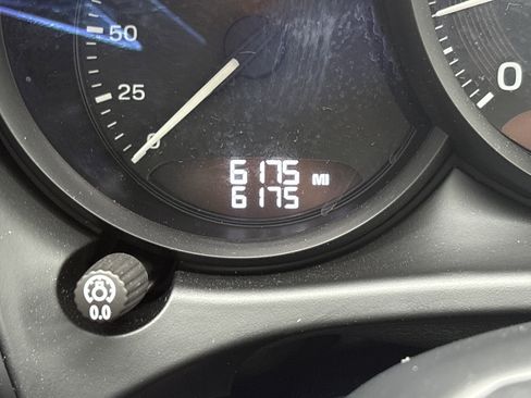 Certified 2025 Porsche Macan image 17