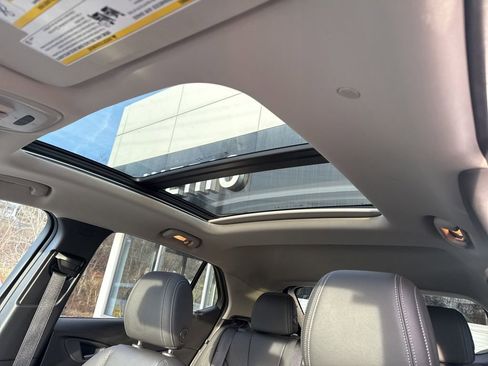 Used 2021 Buick Encore GX Essence w/ Advanced Technology Package image 17