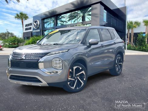 Used 2024 Mitsubishi Outlander SE FWD image 1