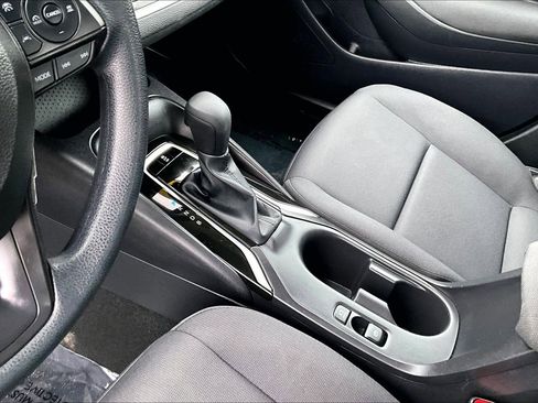 Used 2025 Toyota Corolla LE image 16