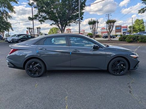 New 2026 Hyundai Elantra SEL Sport FWD image 3