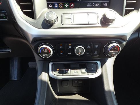 Used 2023 GMC Acadia SLE w/ Driver Convenience Package FWD image 23