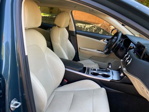 Used 2022 Kia Stinger GT1 RWD image 46