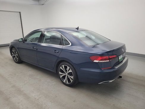 Used 2022 Volkswagen Passat 2.0T SE FWD image 3