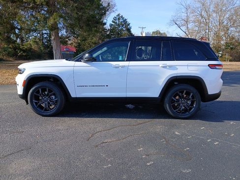 New 2025 Jeep Grand Cherokee Limited image 11