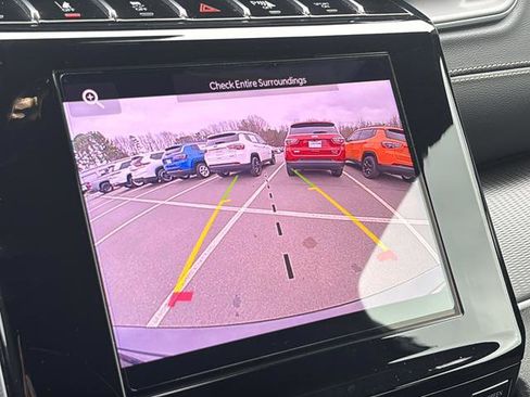 Used 2025 Jeep Grand Cherokee Laredo X w/ Luxury Tech Group I image 31