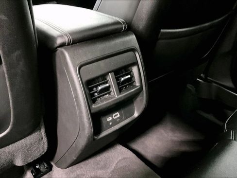 Used 2024 Cadillac XT4 Premium Luxury AWD/4WD image 29