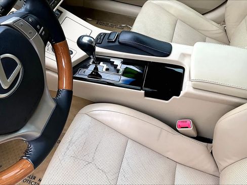 Used 2014 Lexus ES 300h w/ Luxury Package w/Bamboo Trim FWD image 16