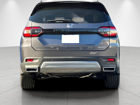 New 2025 Honda Pilot Touring image 4