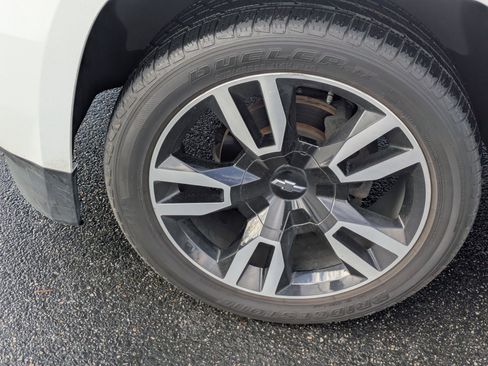 Used 2020 Chevrolet Suburban Premier image 13