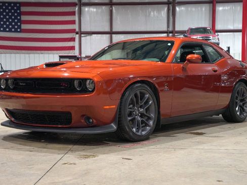 Used 2022 Dodge Challenger R/T Scat Pack w/ Driver Convenience Group image 1