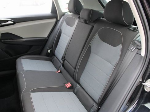 Certified 2025 Volkswagen Taos S image 21